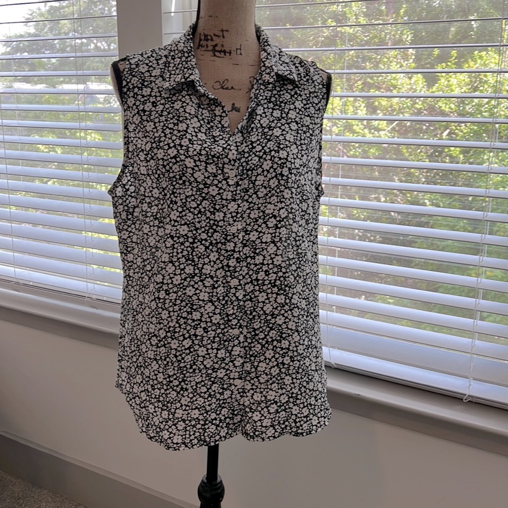 Sleeveless Button Down top